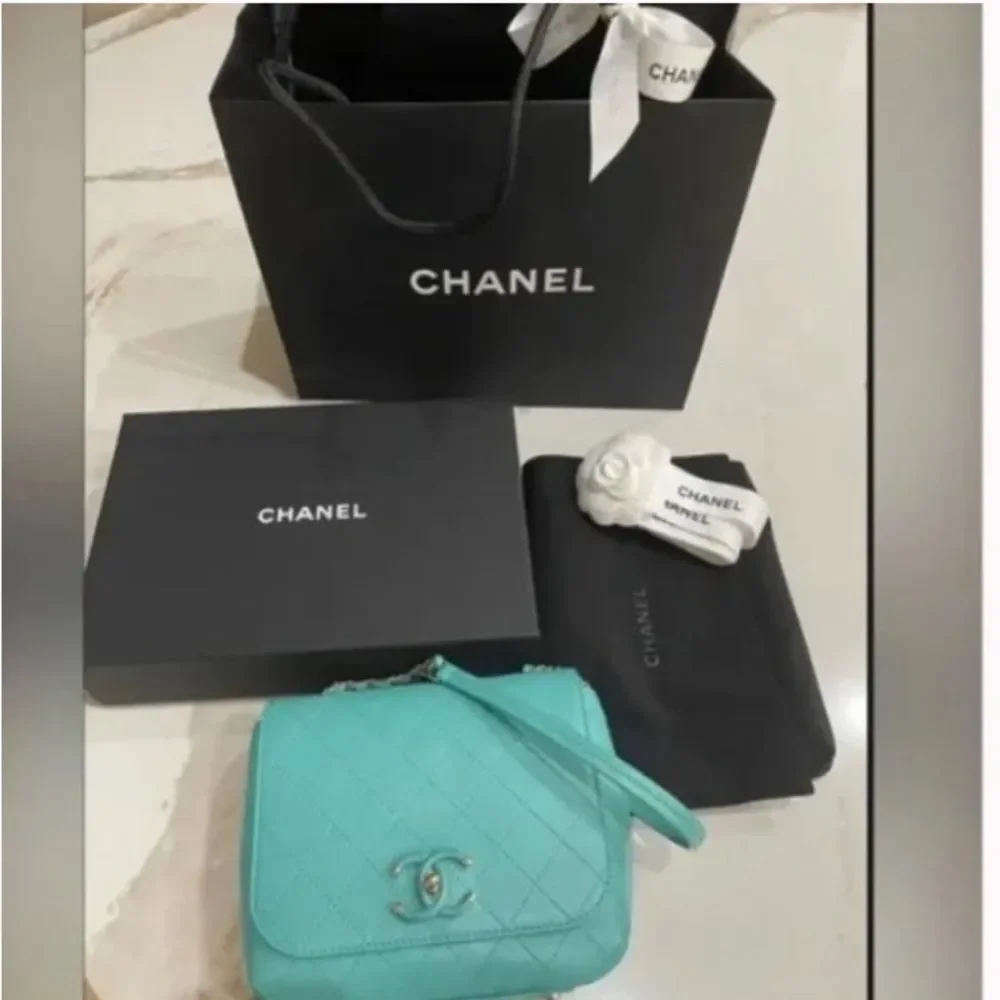 2019 *LIKE NEW* Authentic 🌺CHANEL🌺 CC *TIFFANY-BLUE/GREEN* Quilted Calfskin Mini